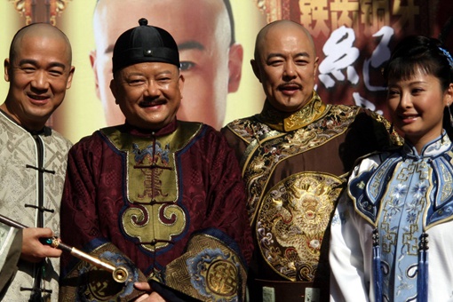 铁齿铜牙纪晓岚中和珅真的怕金大烟袋吗?金大烟袋是什么揭秘